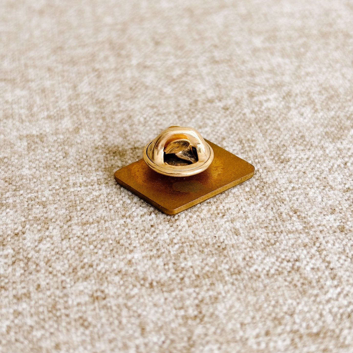 McDonald's Canada Pin - Gold Maple Leaf and Toronto Skyline - Vintage from the 1980s