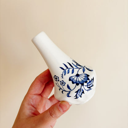 Blue Nordic/Blue Onion Salt & Pepper Shaker Set