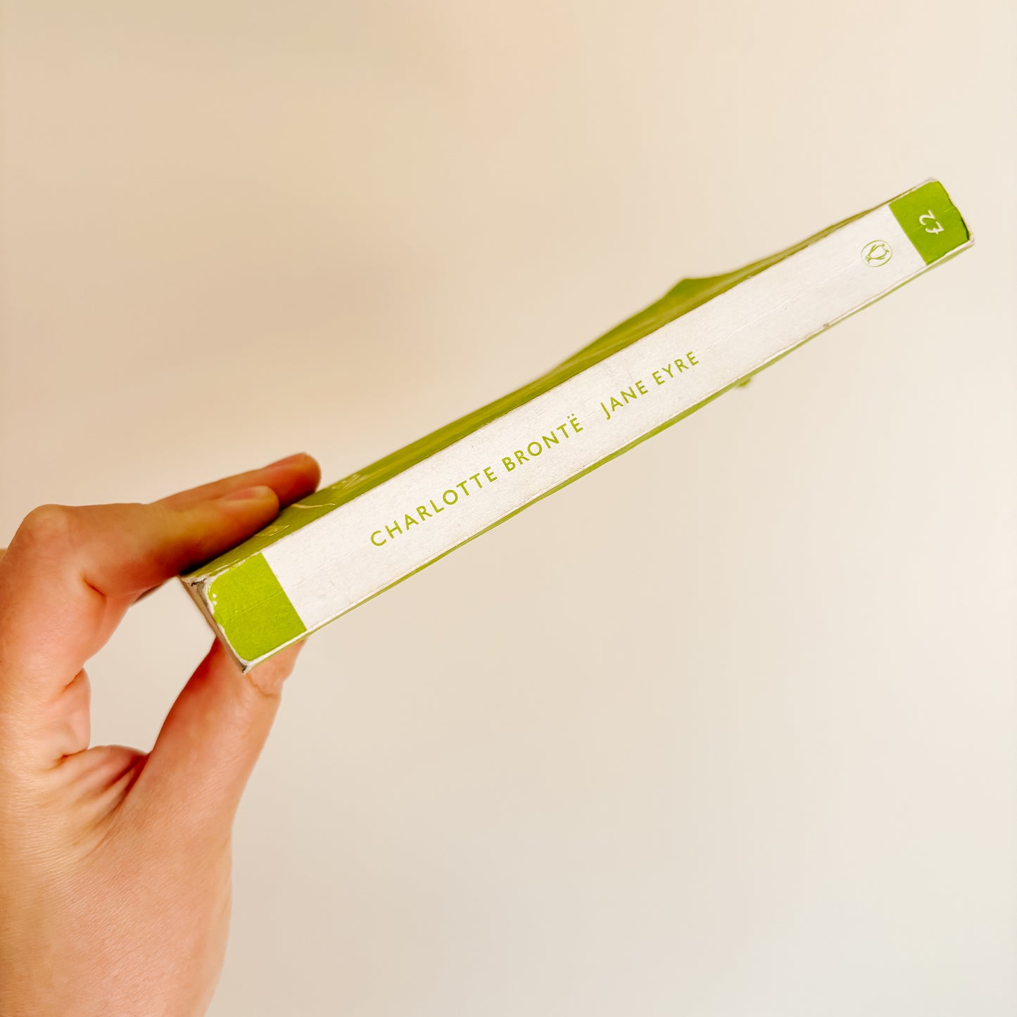 Charlotte Bronte - Jane Eyre (Penguin Popular Classics, 1994)