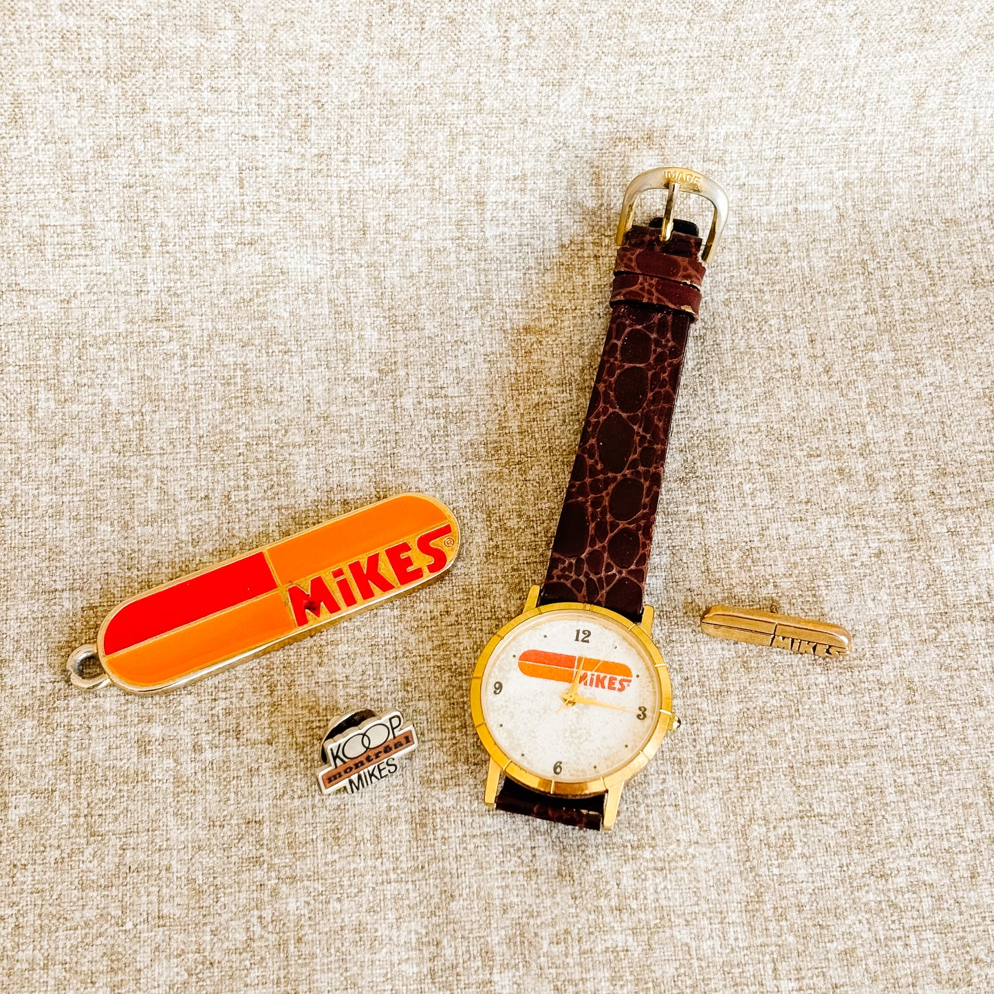 Mikes Pizza Restaurant Quebec 1990s Corporate Merchandise Set - Wristwatch, Keychain, Pins