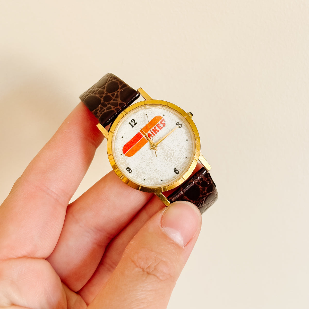 Mikes Pizza Restaurant Quebec 1990s Corporate Merchandise Set - Wristwatch, Keychain, Pins