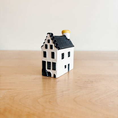 KLM Delft Blue Dutch Canal House No 2 - Bols Gin