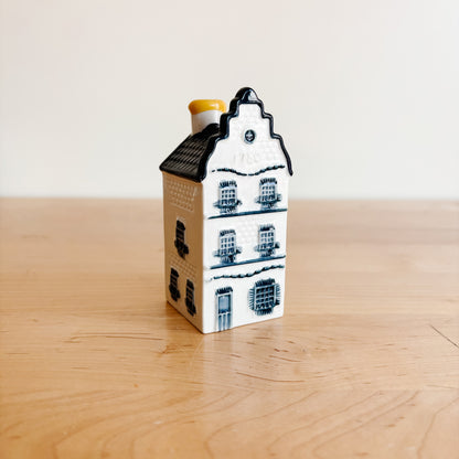 KLM Delft Blue Dutch Canal House No 3 - Bols Gin