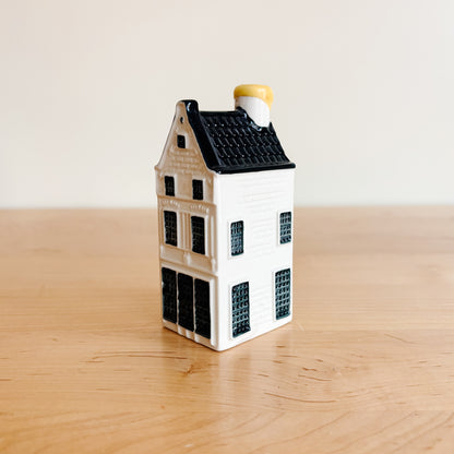 KLM Delft Blue Dutch Canal House No 8 - Bols Gin