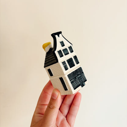 KLM Delft Blue Dutch Canal House No 11 - Bols Gin