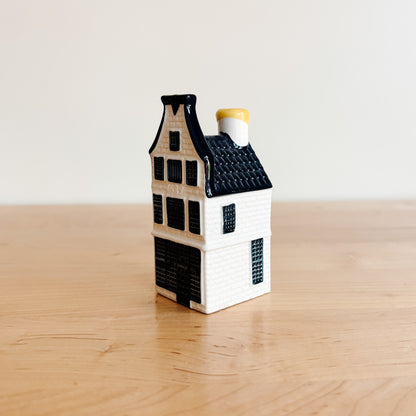 KLM Delft Blue Dutch Canal House No 11 - Bols Gin