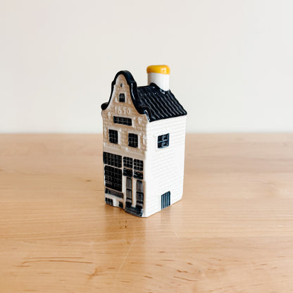 KLM Delft Blue Dutch Canal House No 12 - Bols Gin