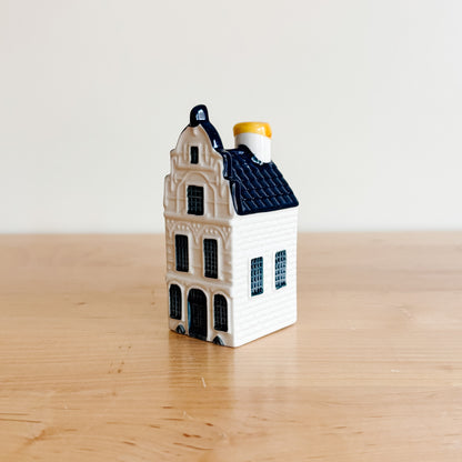 KLM Delft Blue Dutch Canal House No 21 - Bols Gin