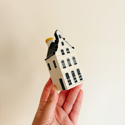 KLM Delft Blue Dutch Canal House No 25 - Bols Gin