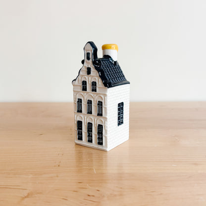 KLM Delft Blue Dutch Canal House No 25 - Bols Gin