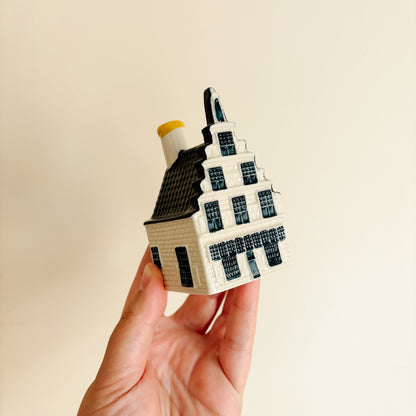 KLM Delft Blue Dutch Canal House No 29 - Bols Gin