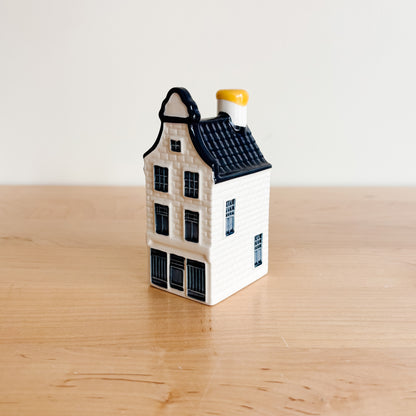 KLM Delft Blue Dutch Canal House No 30 - Bols Gin