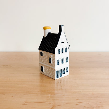 KLM Delft Blue Dutch Canal House No 31 - Bols Gin