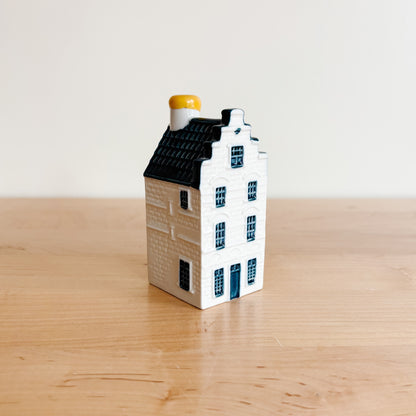 KLM Delft Blue Dutch Canal House No 34 - Bols Gin