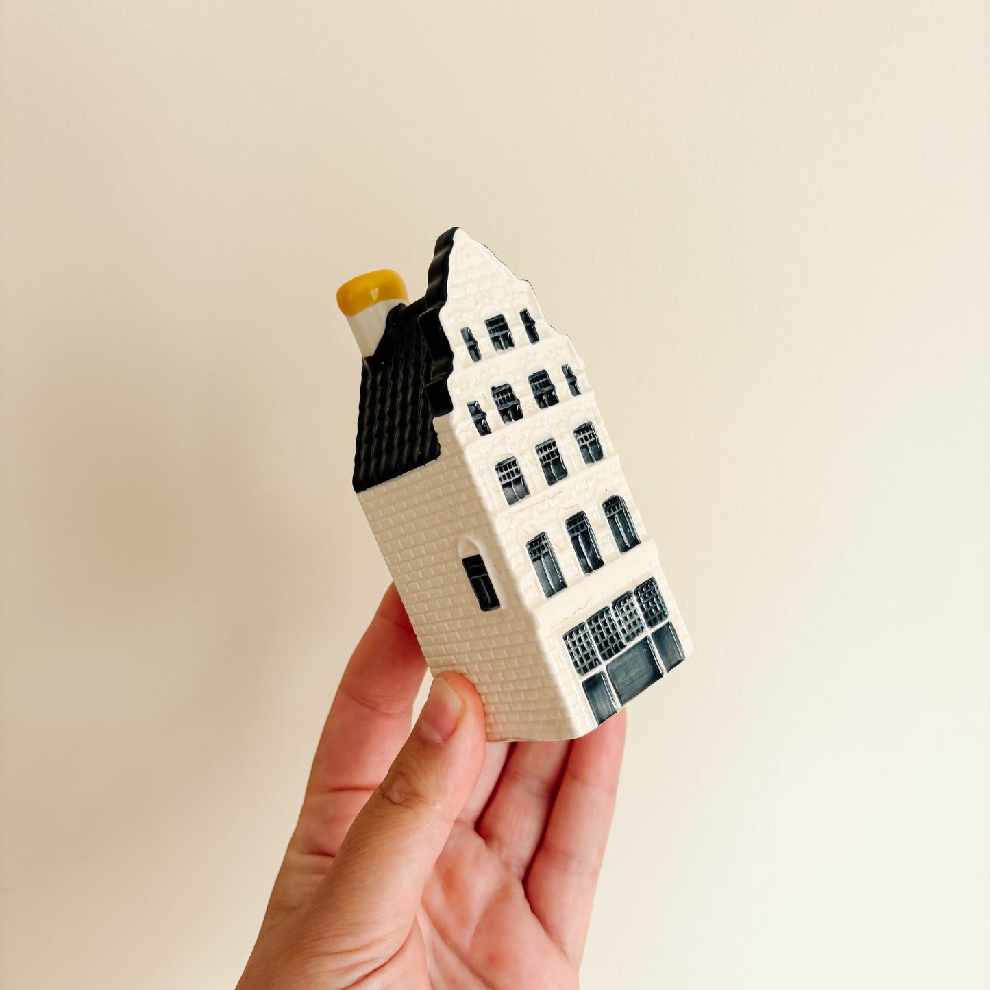 KLM Delft Blue Dutch Canal House No 41 - Bols Gin
