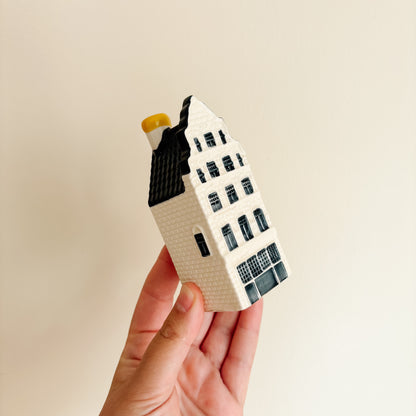 KLM Delft Blue Dutch Canal House No 41 - Bols Gin