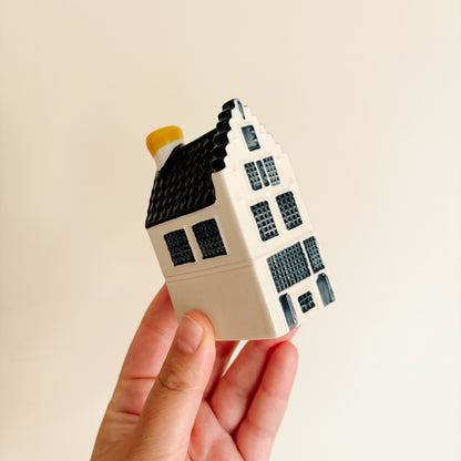 KLM Delft Blue Dutch Canal House No 50 - Bols Gin