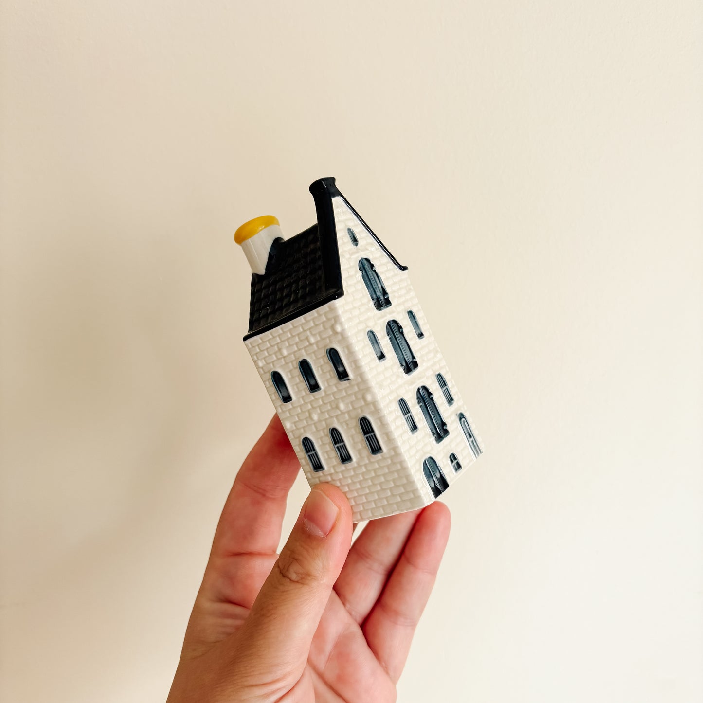 KLM Delft Blue Dutch Canal House No 54 - Bols Gin
