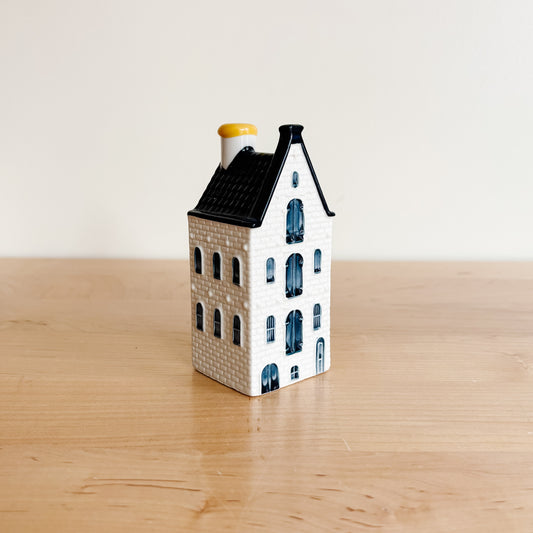 KLM Delft Blue Dutch Canal House No 54 - Bols Gin