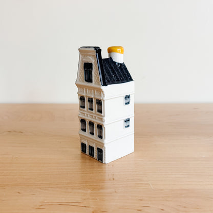 KLM Delft Blue Dutch Canal House No 61 - Bols Gin