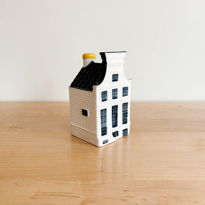 KLM Delft Blue Dutch Canal House No 63 - Bols Gin