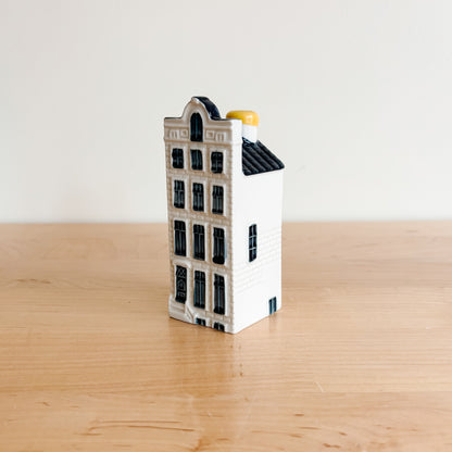 KLM Delft Blue Dutch Canal House No 67 - Bols Gin