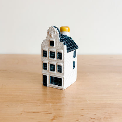 KLM Delft Blue Dutch Canal House No 72 - Bols Gin