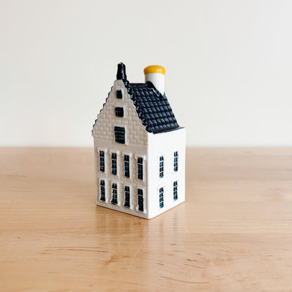 KLM Delft Blue Dutch Canal House No 77 - Bols Gin