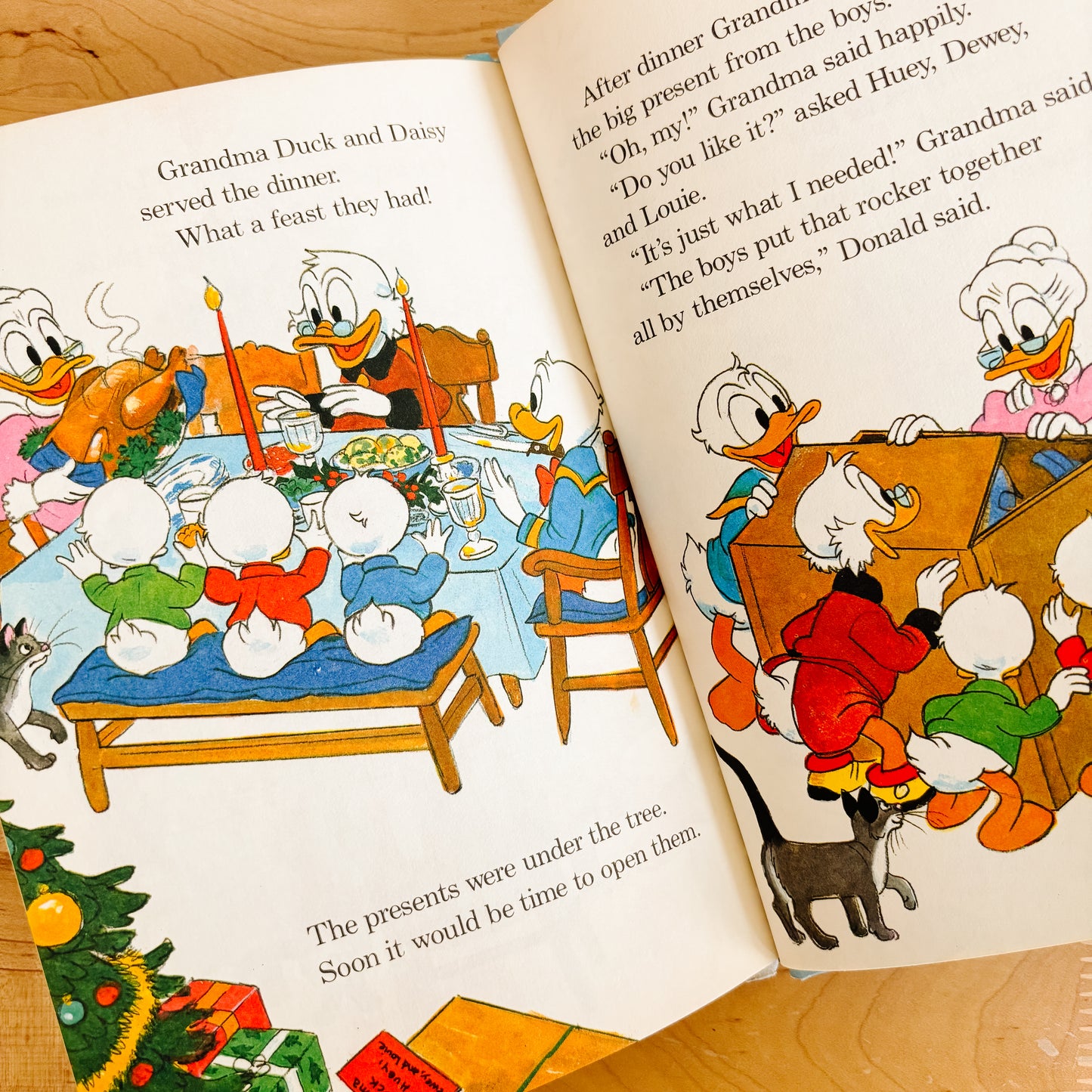 Disney's Wonderful World of Reading - The Christmas Helpers - Walt Disney Productions 1985