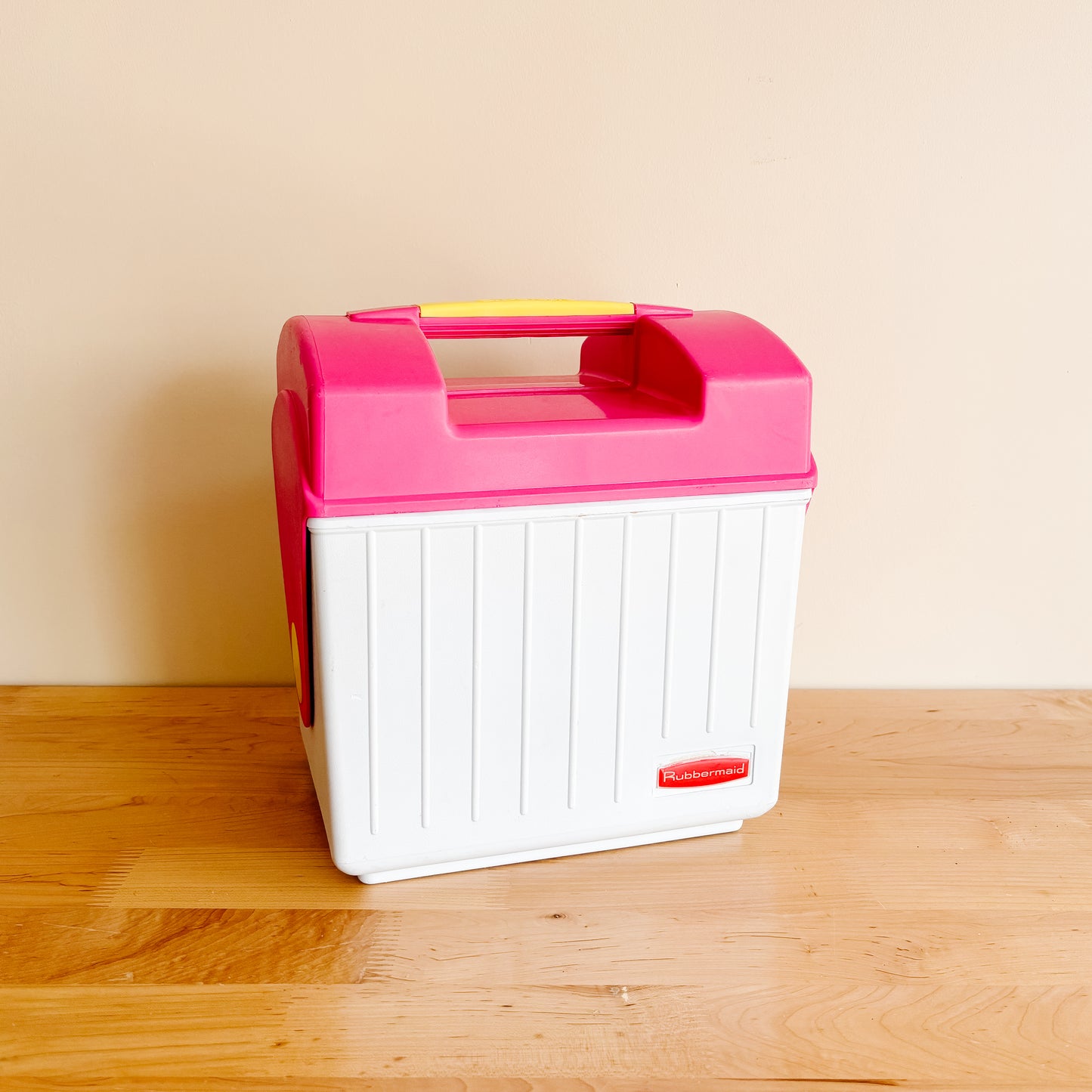 Rubbermaid USA Pink and White Sidekick Can Cooler