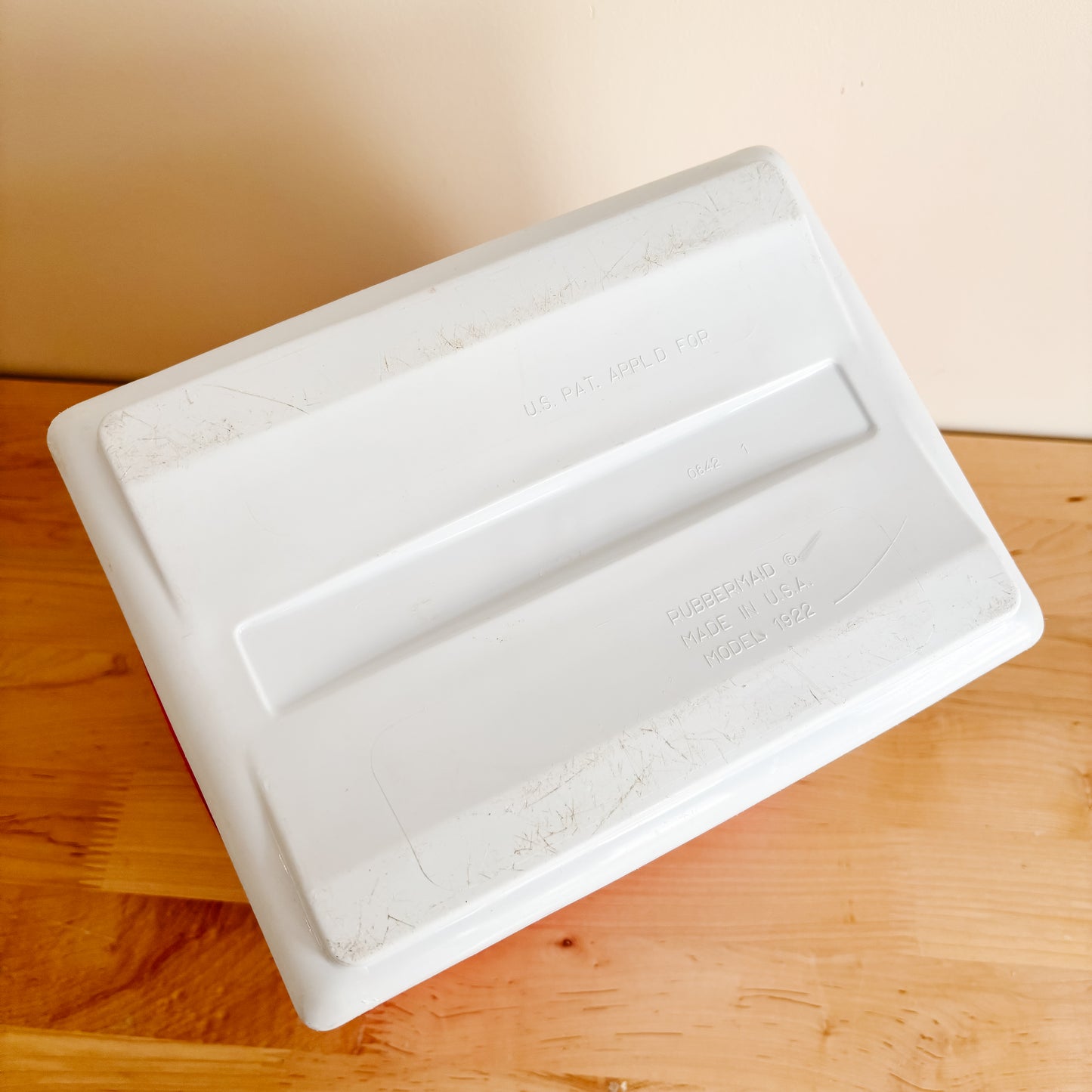 Rubbermaid USA Pink and White Sidekick Can Cooler