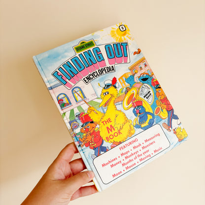Sesame Street Finding Out Encyclopedia - The M Book - Vol 8 (1982)