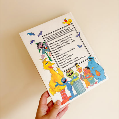 Sesame Street Finding Out Encyclopedia - The M Book - Vol 8 (1982)