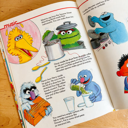 Sesame Street Finding Out Encyclopedia - The M Book - Vol 8 (1982)