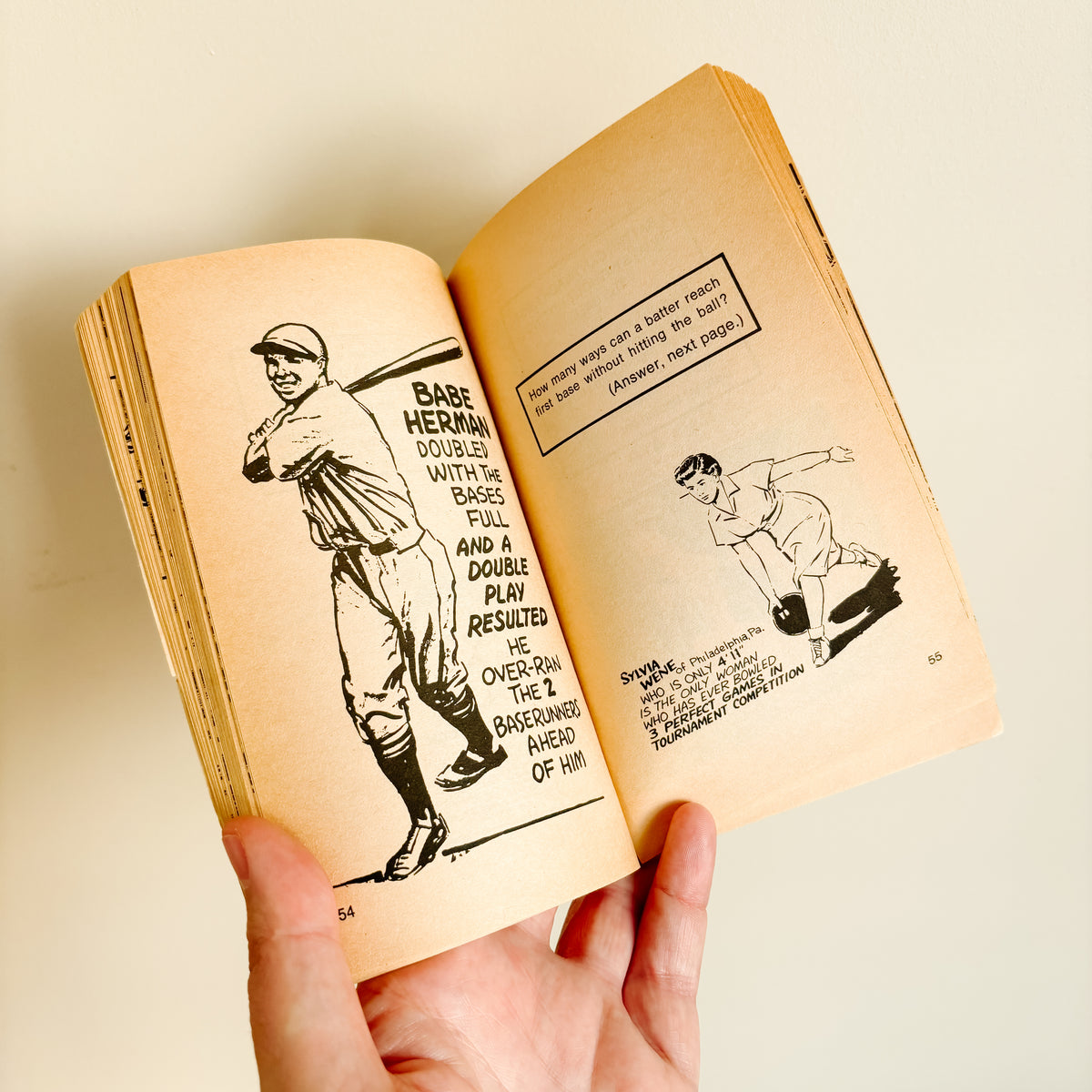 Ripley's Believe It or Not Sports Oddities - Book of fun facts! - Scholastic (1969)
